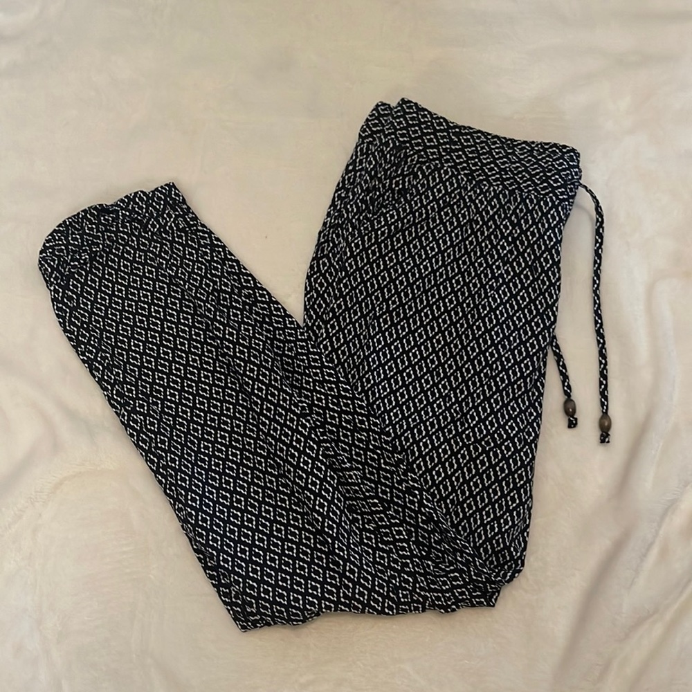 Black and white pants